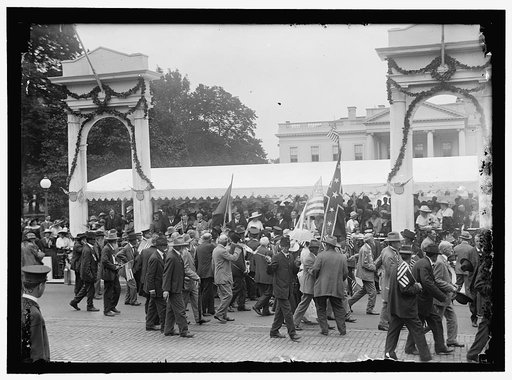 CONFEDERATE REUNION. PARADE. REVIEWING STAND