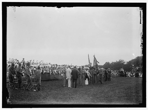 CONFEDERATE REUNION. COLORS ON MALL