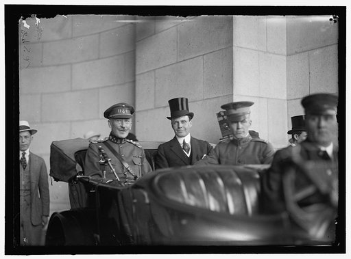 BELGIAN MISSION TO U.S. IN AUTO: MAJ. GEN. MATHIEU LeCLEREQ; WILLIAM PHILLIPS OF STATE DEPARTMENT; CAPT. T.C. COOK, U.S.A.
