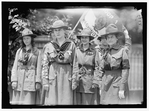 GIRL SCOUTS. TROOP #1. MRS. JULIETTE LOW, FOUNDER, RIGHT; ELENORE PUTSSKE, CENTER; EVALINE GLANCE, 2ND FROM RIGHT
