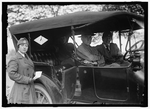 BLOOMBURG, MRS. MENDUM. RED CROSS MOTOR CORPS