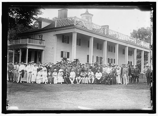GROUP AT MOUNT VERNON