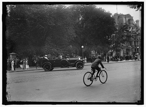 Woodrow Wilson and wife leaving the White House, Washington, D.C.