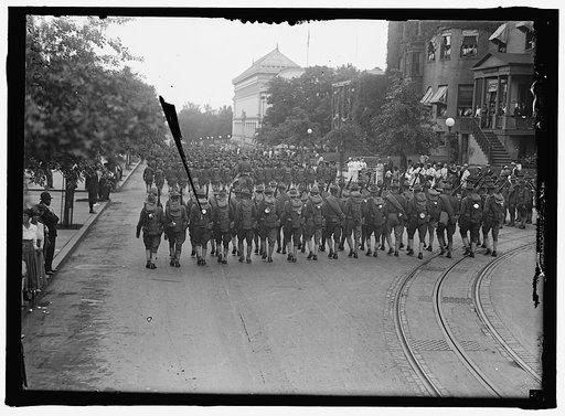 AMERICAN UNIVERSITY TRAINING CAMP. UNIT FROM TRAINING CAMP MARCHING THROUGH CITY