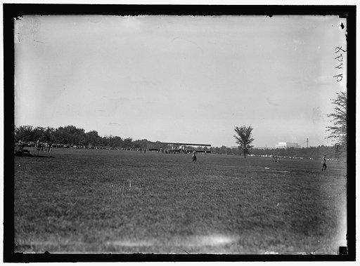 ALLIED AIRCRAFT. DEMONSTRATION AT POLO GROUNDS. CAPRONI BIPLANE, ITALIAN