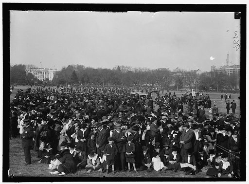 LIBERTY LOAN CROWDS