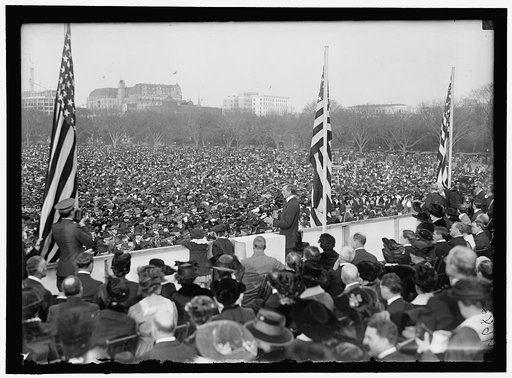 LIBERTY LOAN CROWDS