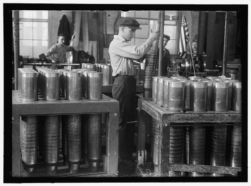 NAVY YARD, U.S., WASHINGTON. PACKING AND HANDLING CARTRIDGE CASES