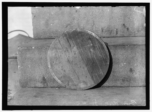 NAVY YARD, U.S., WASHINGTON. DISCS AND WORK ON THEM