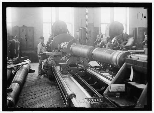 NAVY YARD, U.S., WASHINGTON. TURNING, EXAMINING AND BORING A 5 INCH, 50 CAL. GUN
