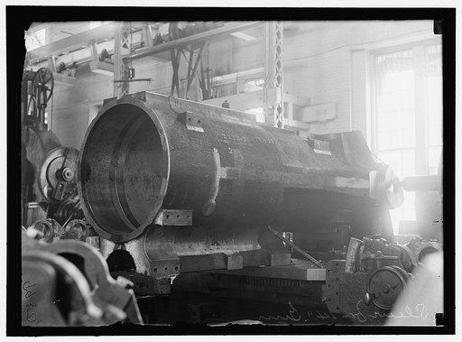 NAVY YARD, U.S., WASHINGTON. 14 INCH GUN; VARIOUS OPERATIONS IN SHRINKING JACKET ON IT
