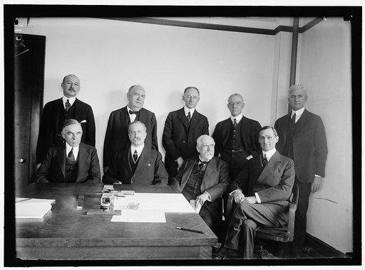 RAILWAY ADVISORY BOARD. STANDING: HALE HOLDEN; EDWARD CHAMBERS; WALKER D. HINES; JOHN BARTON PAYNE; OSCAR E. PRICE. SEATED: A.H. SMITH; JOHN SKELTON WILLIAMS; HENRY WALTERS; W.G. McADOO