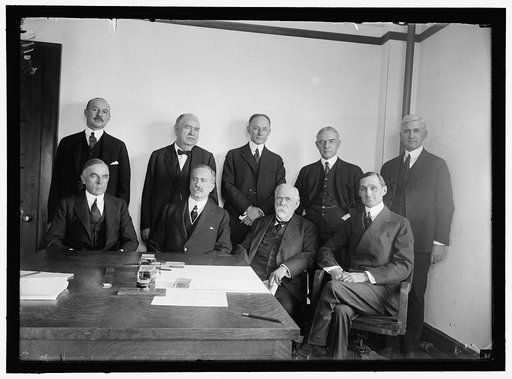 RAILWAY ADVISORY BOARD. STANDING: HALE HOLDEN; EDWARD CHAMBERS; WALKER D. HINES; JOHN BARTON PAYNE; OSCAR E. PRICE. SEATED: A.H. SMITH; JOHN SKELTON WILLIAMS; HENRY WALTERS; W.G. McADOO
