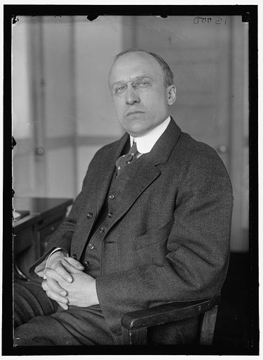 SCOTT, ALBERT L., CHIEF, CLOTHING AND EQUIPAGE DIVISION, Q.M.C., U.S.A.