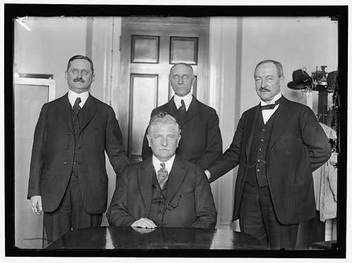PAGE, WILLIAM TYLER. CLERK OF THE HOUSE. AUTHOR OF 'AMERICA'S CREED' IN CONTEST SPONSORED BY BALTIMORE BOARD OF TRADE. PRESENTATION OF AWARD. PAGE AT RIGHT. 4 IN CENTER, LEFT TO RIGHT: MAYOR PRESTON, CHAMP CLARK, PH