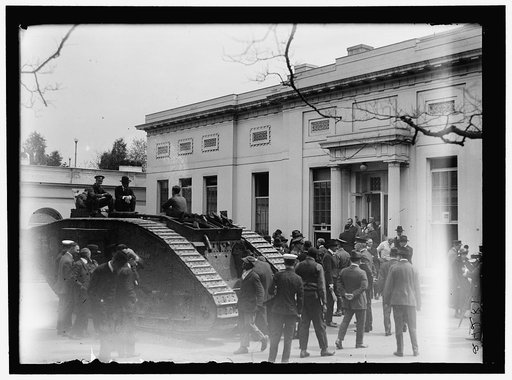 LIBERTY LOANS. OFFICIAL LIBERTY BOND CAR, AND TANK AT WHITE HOUSE