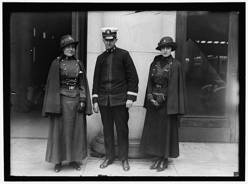 HAWKS, WELLS, LT., U.S.N., WITH CANADIAN NURSES