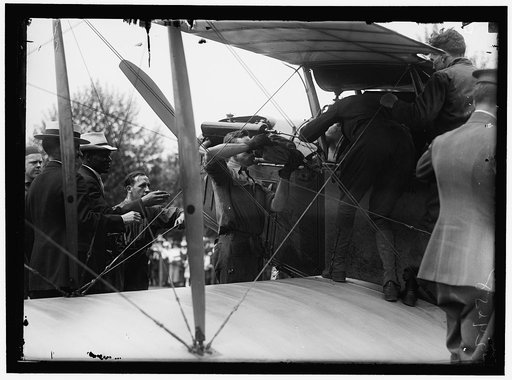 AIR MAIL. INAUGURATION OF SERVICE, POLO FIELD. LOADING