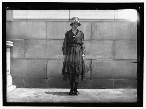 MUNITIONS WORKERS. WOMEN