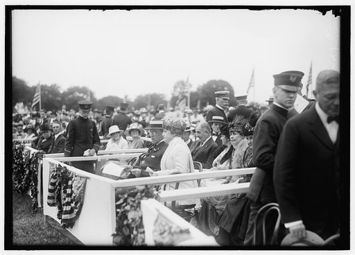 FLAG DAY. CROWD AT EXERCISES AT MONUMENT