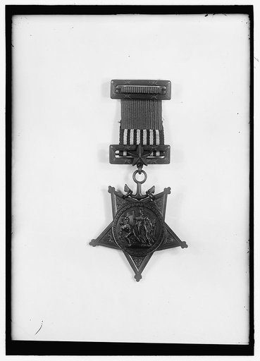 MEDALS, DECORATIONS, ETC. NAVY MEDAL OF HONOR