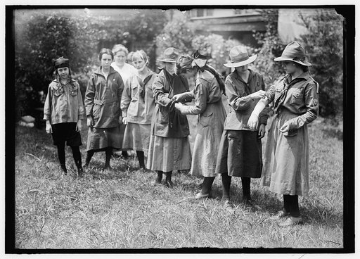 GIRL SCOUTS. PICNIC AT HOME OF MRS. HERBERT HOOVER