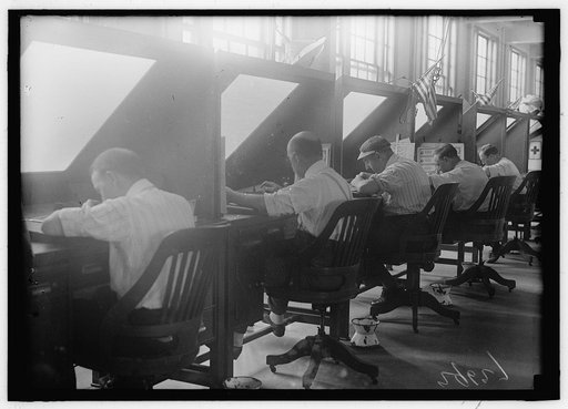 ENGRAVING AND PRINTING, BUREAU OF TREASURY DEPARTMENT. MEN AT WORK