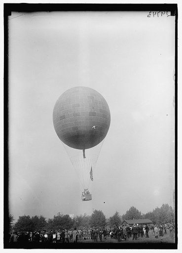 BALLOONS, ASCENSION; DEMONSTRATION OF BALLOONS ON POLO GROUNDS