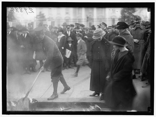 WOMAN SUFFRAGE. BONFIRE ON SIDEWALK BEFORE WHITE HOUSE