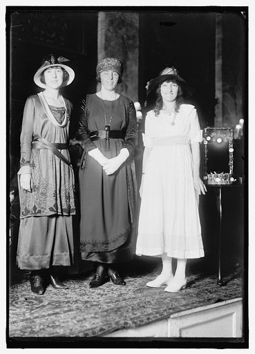 McADOO, MRS. WILLIAM GIBBS, NEE ELEANOR WILSON. WITH MARJORIE STINSON