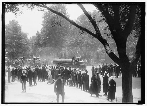 PARADES. TRUCK PARADE