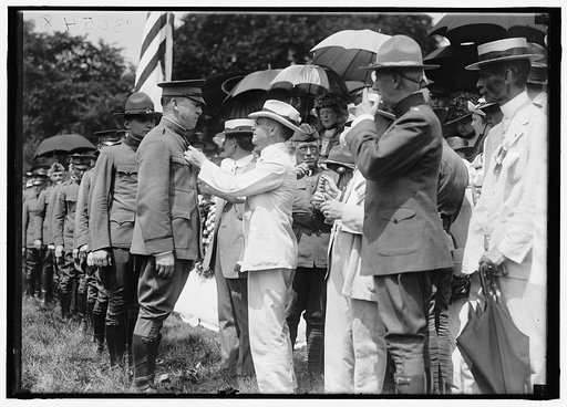 MEDALS, DECORATIONS, ETC. SEC. BAKER DECORATING OFFICERS, JULY 4, 1919. ADM. BENSON IN 30549 AND 30550