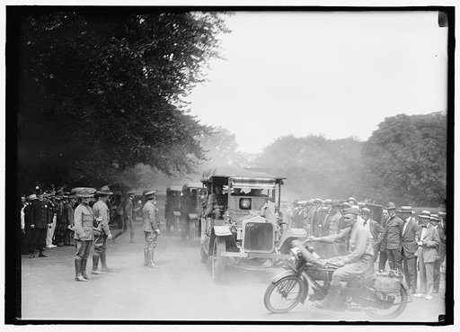 ARMY, U.S. SOLDIERS TO GO AROUND THE WORLD BY MOTOR TRUCK, LEAVING FROM LAFAYETTE PARK