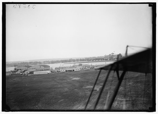 BOLLING FIELD. FIRST AIRPORT AT WASHINGTON, D.C. VIEW OF ANACOSTIA NAVAL AIR STATION AND PART OF BOLLING FIELD