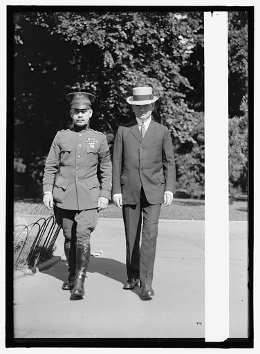 HARRIS, PETER CHARLES. MAJOR GENERAL, U.S.A. LEFT, WITH BROTHER, SEN. WILLIAM J. HARRIS, DIRECTOR OF CENSUS, 1913-1915; FEDERAL TRADE COMMR., 1915-1918; SENATOR FROM GEORGIA, 1919-1925