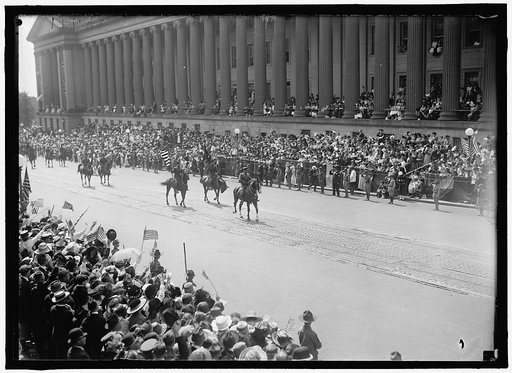 FIRST DIVISION, A.E.F. AMERICAN EXPEDITIONARY FORCES. GENERAL PERSHING LEADING PARADE