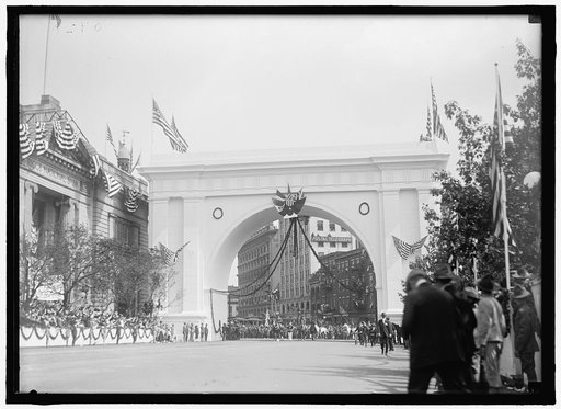 FIRST DIVISION, A.E.F. AMERICAN EXPEDITIONARY FORCES. MISCELLANEOUS VIEWS OF PARADE