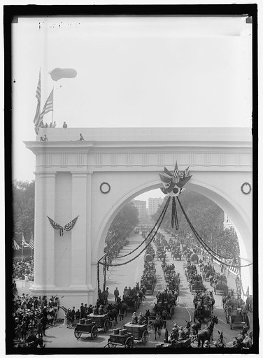FIRST DIVISION, A.E.F. AMERICAN EXPEDITIONARY FORCES. MISCELLANEOUS VIEWS OF PARADE