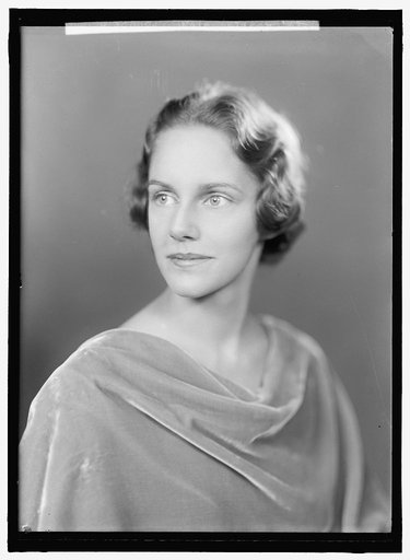 McNEIR, ELINOR. PORTRAIT