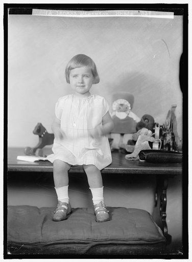 DIETRICH, RHODA. PORTRAIT