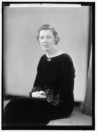 MARX, GEORGE, MRS. PORTRAIT