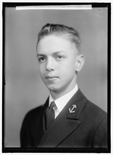 BROWN, WAYNE M. MIDSHIPMAN. PORTRAIT