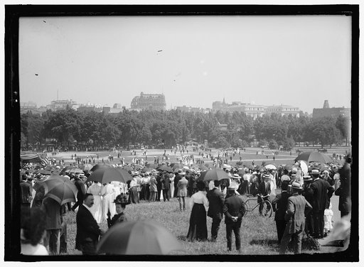CONFEDERATE REUNION. REGISTRATION DAY. CROWDS AT MONUMENT GROUNDS