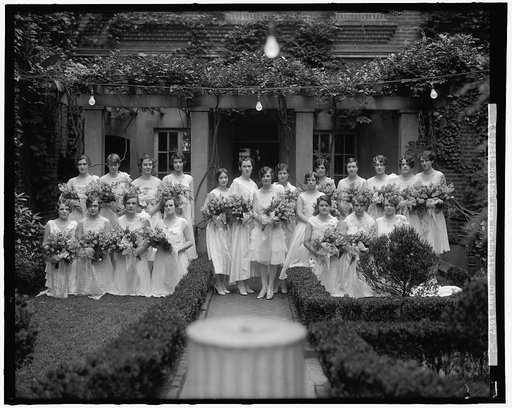HOLTON ARMS SCHOOL. GRADUATION, CLASS OF 1927