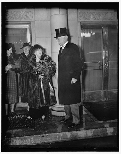 Widow of late Senator of Wyoming marries again. Washington, D.C., Dec. 18. Mrs. Francis E. Warren, widow of the late United States Senator from Wyoming, was married again today to Albert Russell, of Cleveland. Supreme Court Justice Willis Van Devanter performed the ceremony at his home. The late Sen