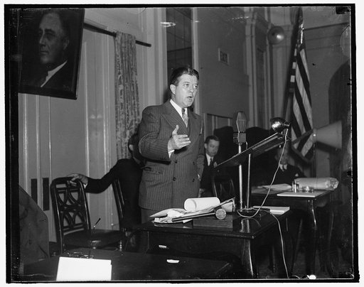 Washington D.C., March 8. Following his fiery speech before the Convention of the Labor Non-Partisan League today, Senator Robert F. Lafollette, Progressive of Wisconsin. In his speech Senator Lafollette urged the league to campaign aggressively on behalf of President Roosevelt's court reorganizatio