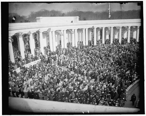 Sunrise services at Arlington. Washington, D.C., March 26. The wintry winds failed to dampen the spirit of thousands who journeyed to Arlington National Cemetery today for the Easter Sunrise Services. Mrs. Roosevelt attended the services which were conducted uner the auspices of the Knights Templar,