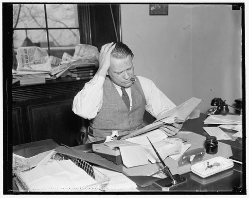 Gets house backing on sit down strike inquiry. Washington, D.C., April 3. The first member of Congress to raise his voice against what he called an "unlawful action" by a labor group, Rep. Martin Dies, Democrat of Texas, has introduced a resolution in the House for a congressional inquiry into the s