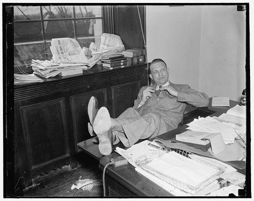 Gets house backing on sit down strike inquiry. Washington, D.C., April 3. The first member of Congress to raise his voice against what he called an "unlawful action" by a labor group, Rep. Martin Dies, Democrat of Texas, has introduced a resolution in the House for a congressional inquiry into the s