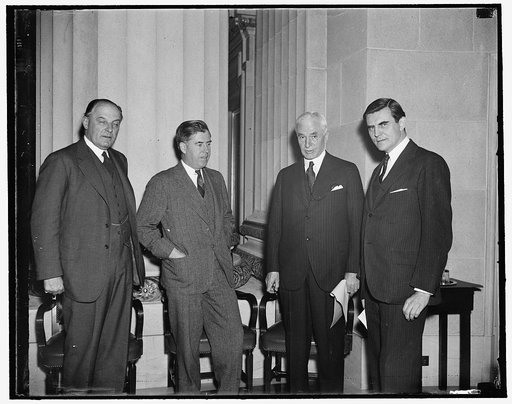Cabinet members address World Textile Conference in effort to prevent hopeless deadlock. Washington, D.C., April 12. In effort to save the World Textile Conference from a hopeless deadlock on the question of a universal 40-hour week, President Roosevelt sent members of his cabinet to address the con